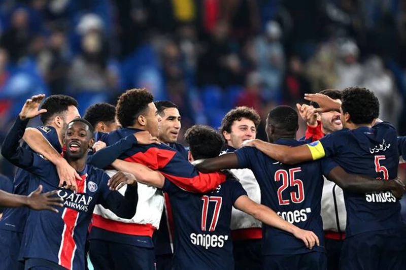 يصطدم بفريق فرنسي.. باريس يهزم شتوتجارت ويتأهل لملحق ثمن نهائي دوري أبطال أوروبا